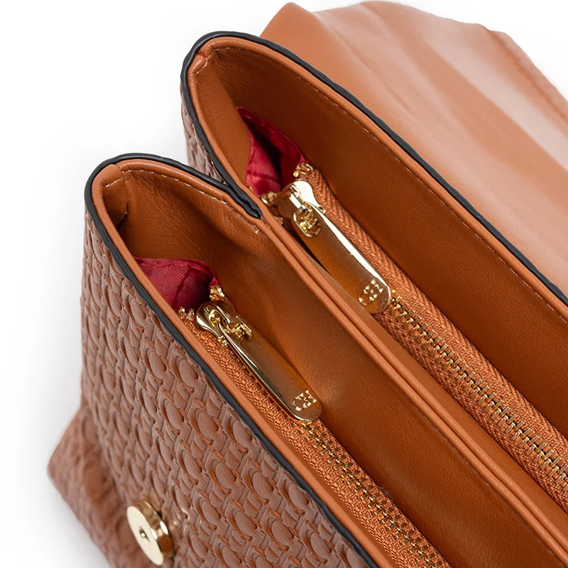 CH Brand Retro Shoulder Bag Europe US Embossed Pattern Versatile - immagine 4